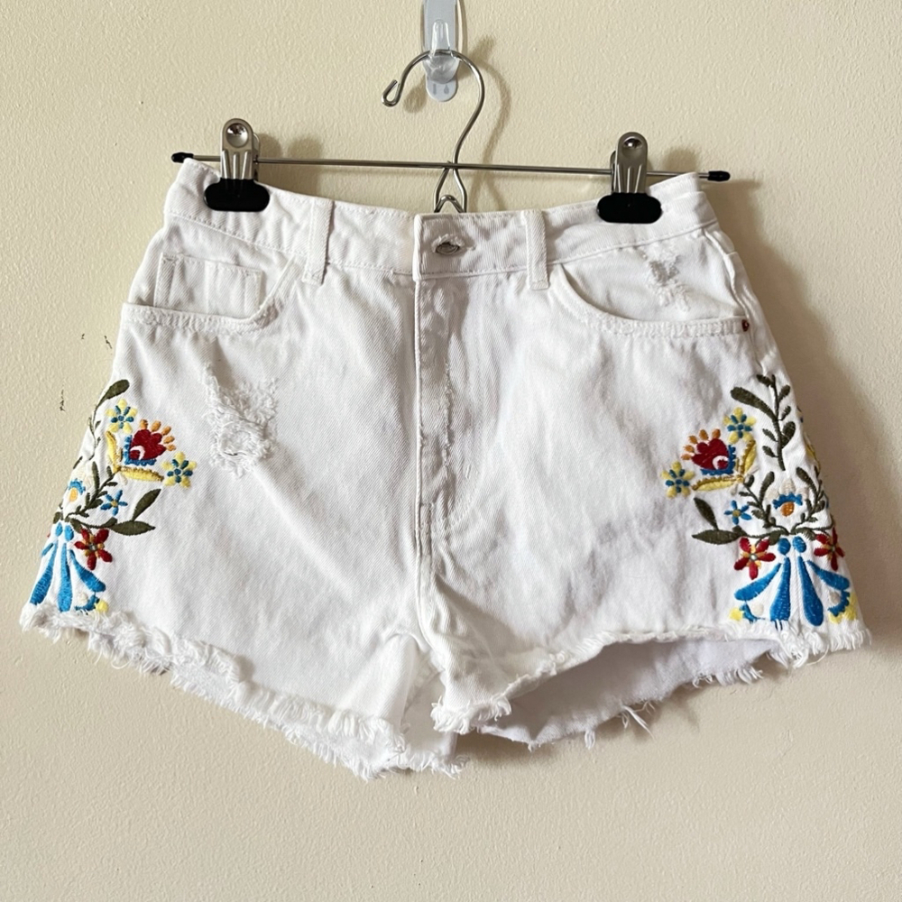 Zara Basic Denim Shorts 4 White Embroidered Floral Boho High Rise Cottagecore